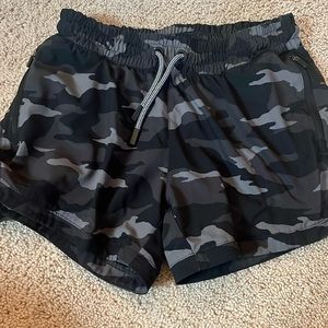 Camo lululemon girls athletic shorts